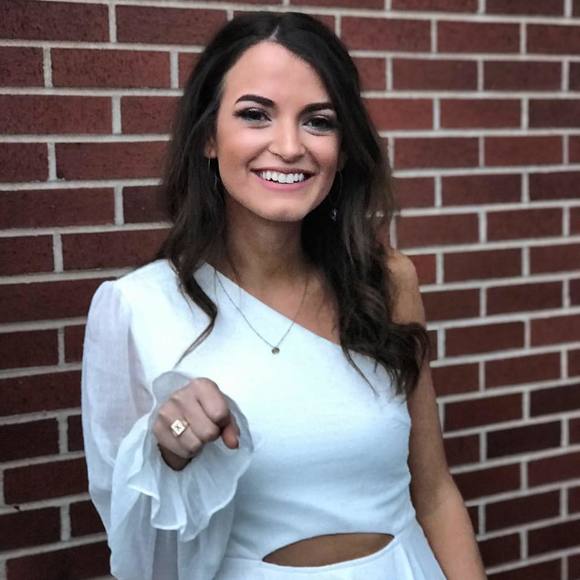 Meet your Posher, Paige - Picture 1 of 1